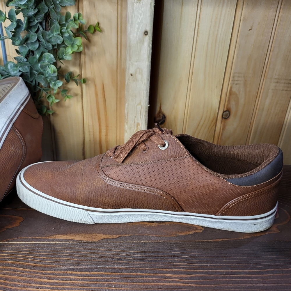 Levi's Men's Ethan Perforated Sneakers Size 13 Gem